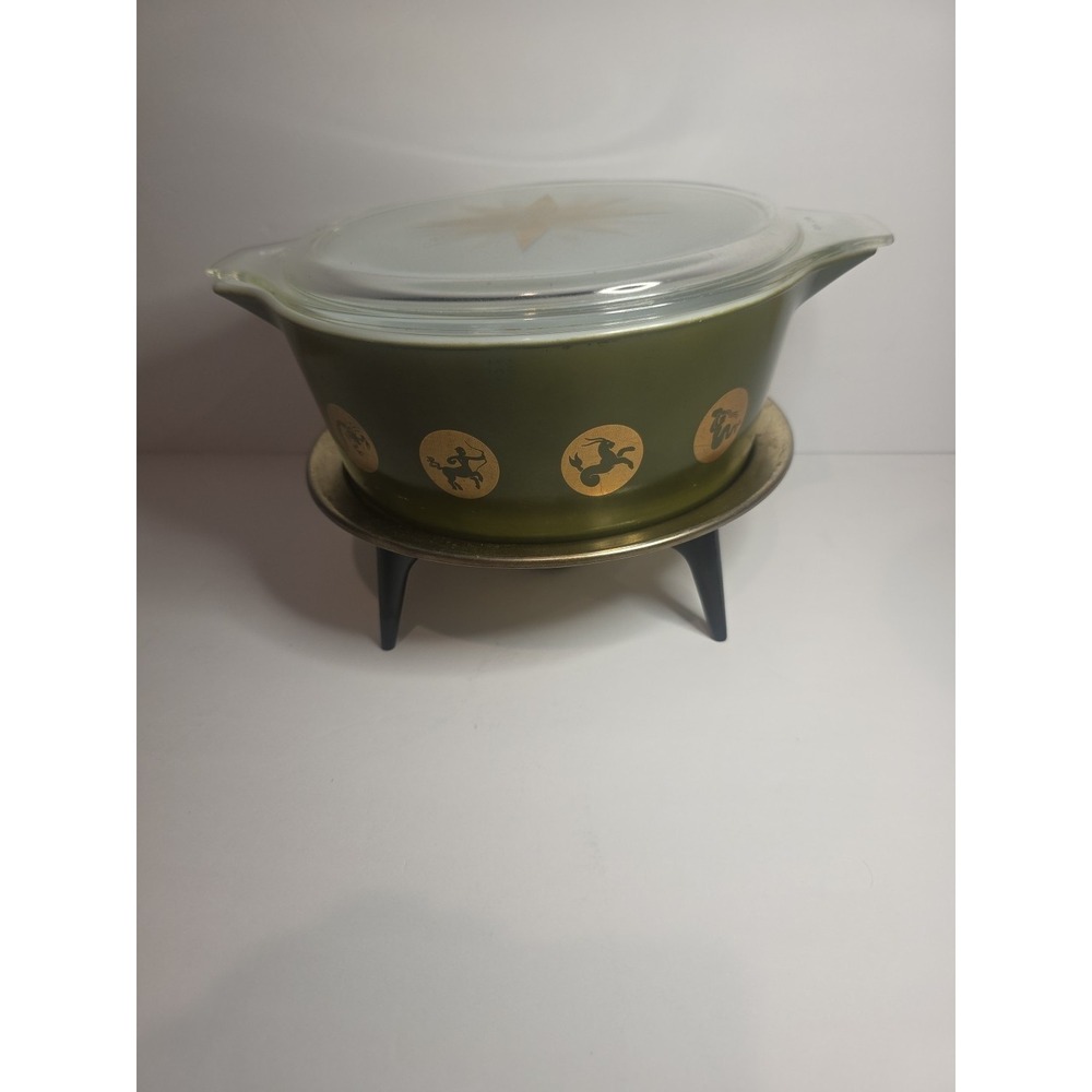 RARE - PYREX Zodiac Green Round‎ Glass Casserole Bowl 2 1/2 QT with Lid & Stand